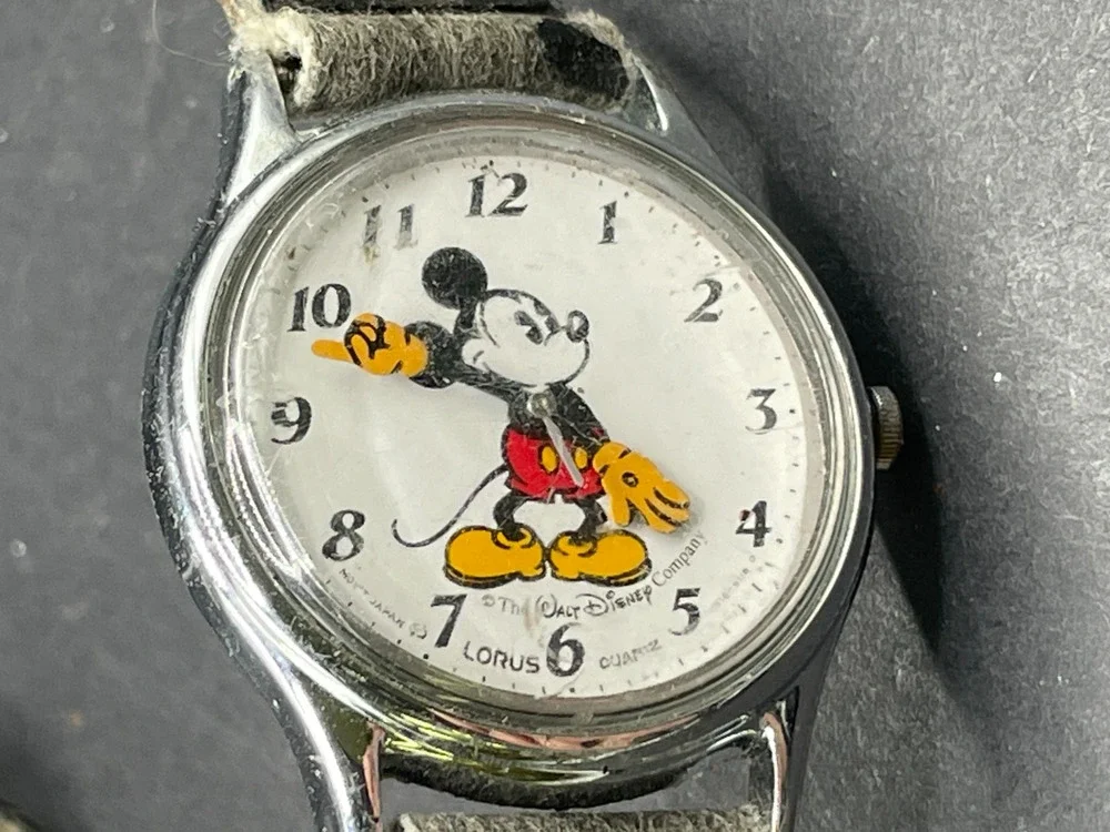 Vintage Disney Lorus Mickey Mouse Watch 30mm Women Black Leather Band V515-6000